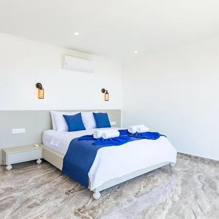 Villa 5 Bedroom Short Walk To The Oldtown *