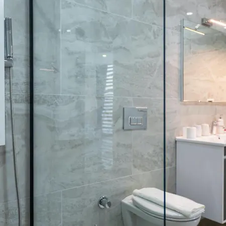 5 Bedroom Short Walk To The Oldtown Kalkan