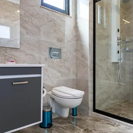 Villa 5 Bedroom Short Walk To The Oldtown Kalkan