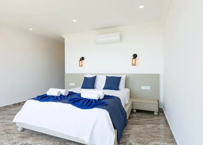 Villa 5 Bedroom Short Walk To The Oldtown *