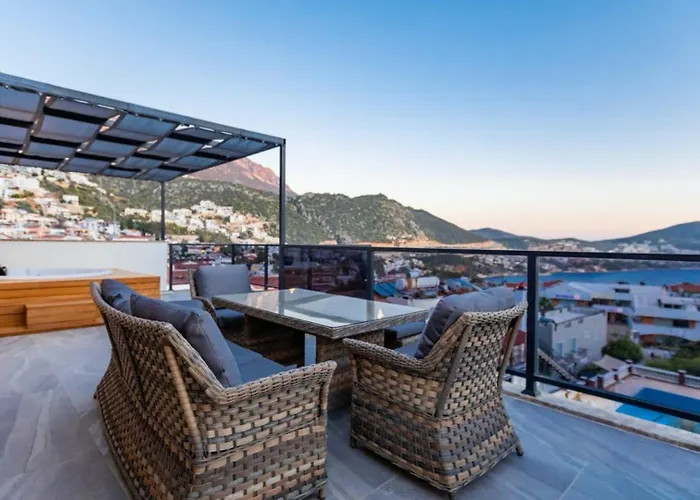 5 Bedroom Short Walk To The Oldtown *