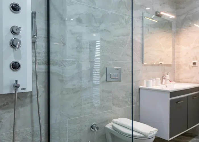 5 Bedroom Short Walk To The Oldtown Kalkan