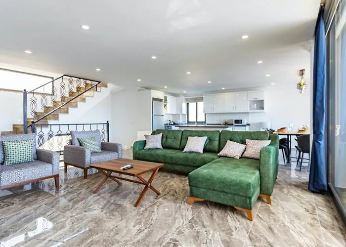 5 Bedroom Short Walk To The Oldtown Villa *