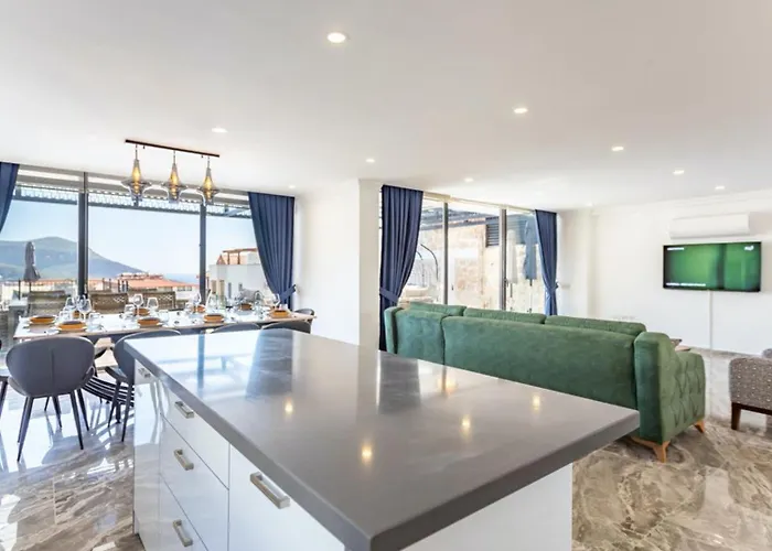 5 Bedroom Short Walk To The Oldtown *