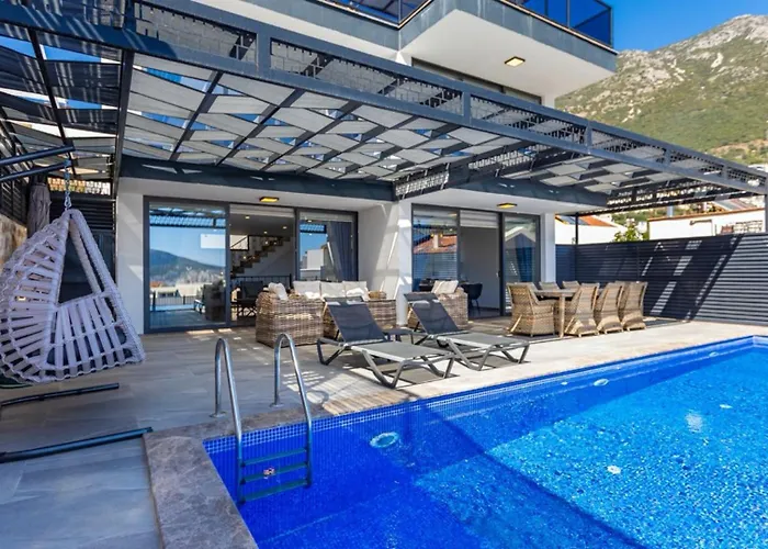 5 Bedroom Short Walk To The Oldtown Villa