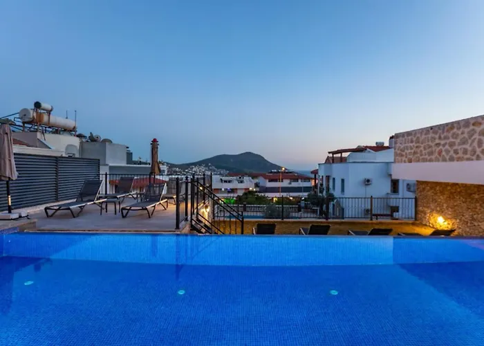 5 Bedroom Short Walk To The Oldtown Kalkan