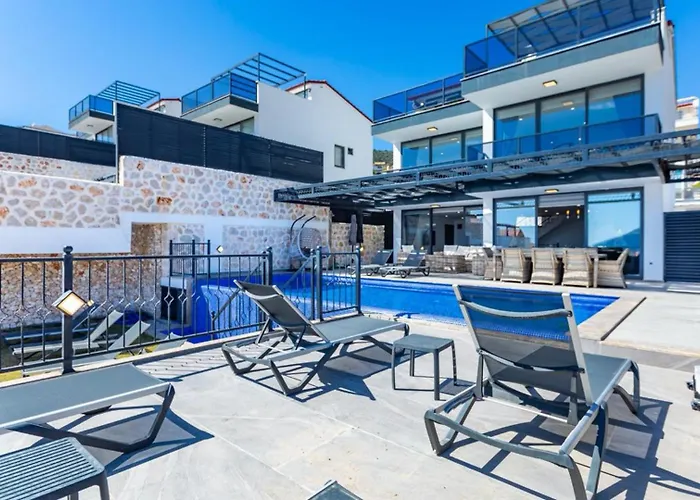 5 Bedroom Short Walk To The Oldtown Villa *