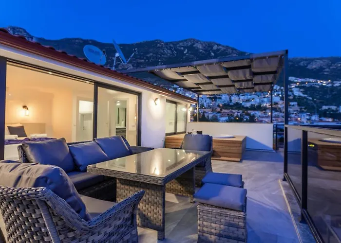 Villa 5 Bedroom Short Walk To The Oldtown *