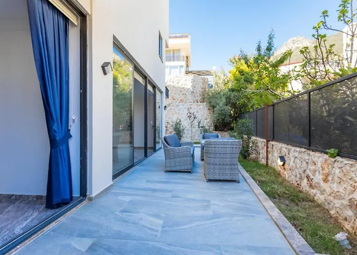 5 Bedroom Short Walk To The Oldtown