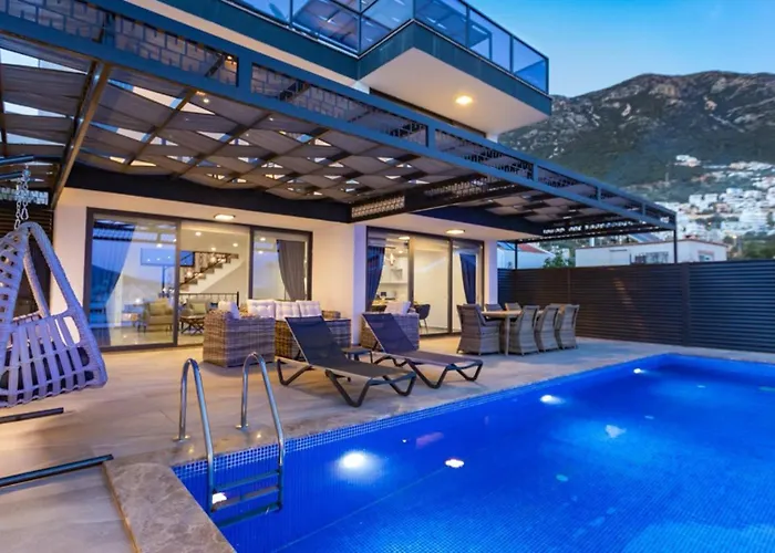 5 Bedroom Short Walk To The Oldtown Villa *