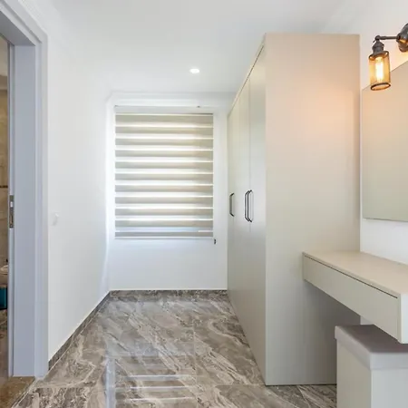Villa 5 Bedroom Short Walk To The Oldtown Kalkan