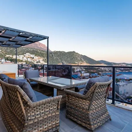 5 Bedroom Short Walk To The Oldtown *