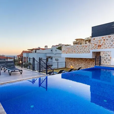 Villa 5 Bedroom Short Walk To The Oldtown