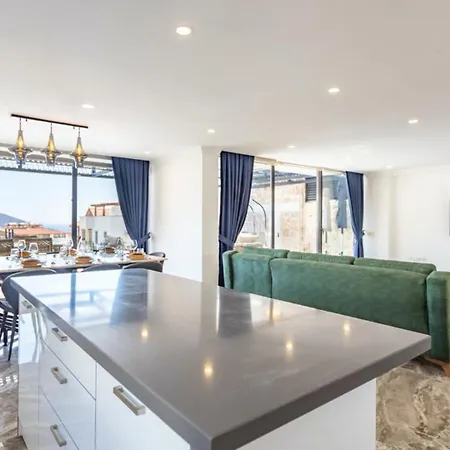 5 Bedroom Short Walk To The Oldtown *