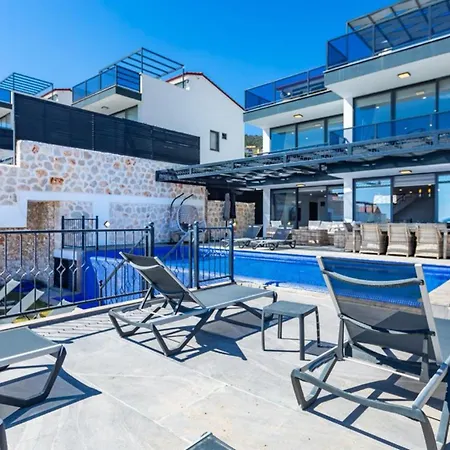 5 Bedroom Short Walk To The Oldtown Villa *