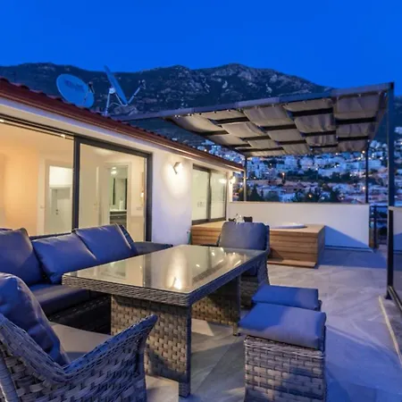 Villa 5 Bedroom Short Walk To The Oldtown *