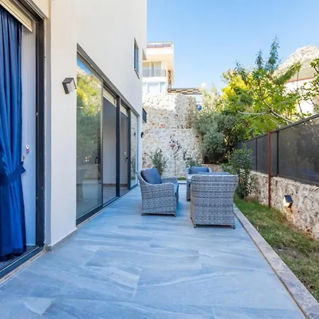 5 Bedroom Short Walk To The Oldtown