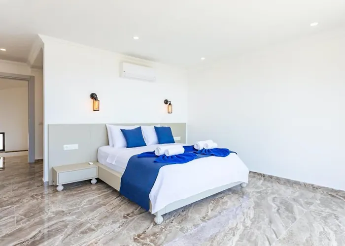 Villa 5 Bedroom Short Walk To The Oldtown *