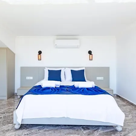 5 Bedroom Short Walk To The Oldtown Kalkan